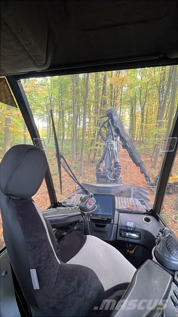 Ponsse Ergo 8W ハーベスター