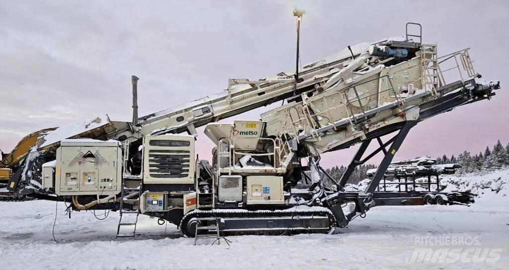 Metso LT 330 D 自走式クラッシャー