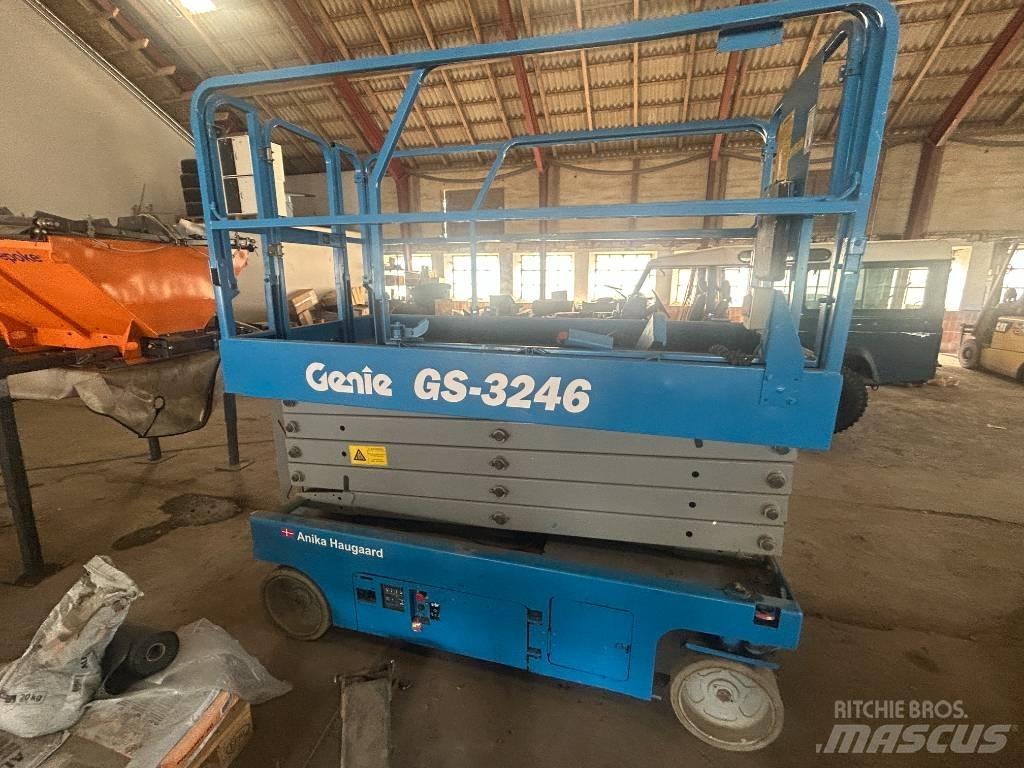 Genie GS3246 シザースリフト