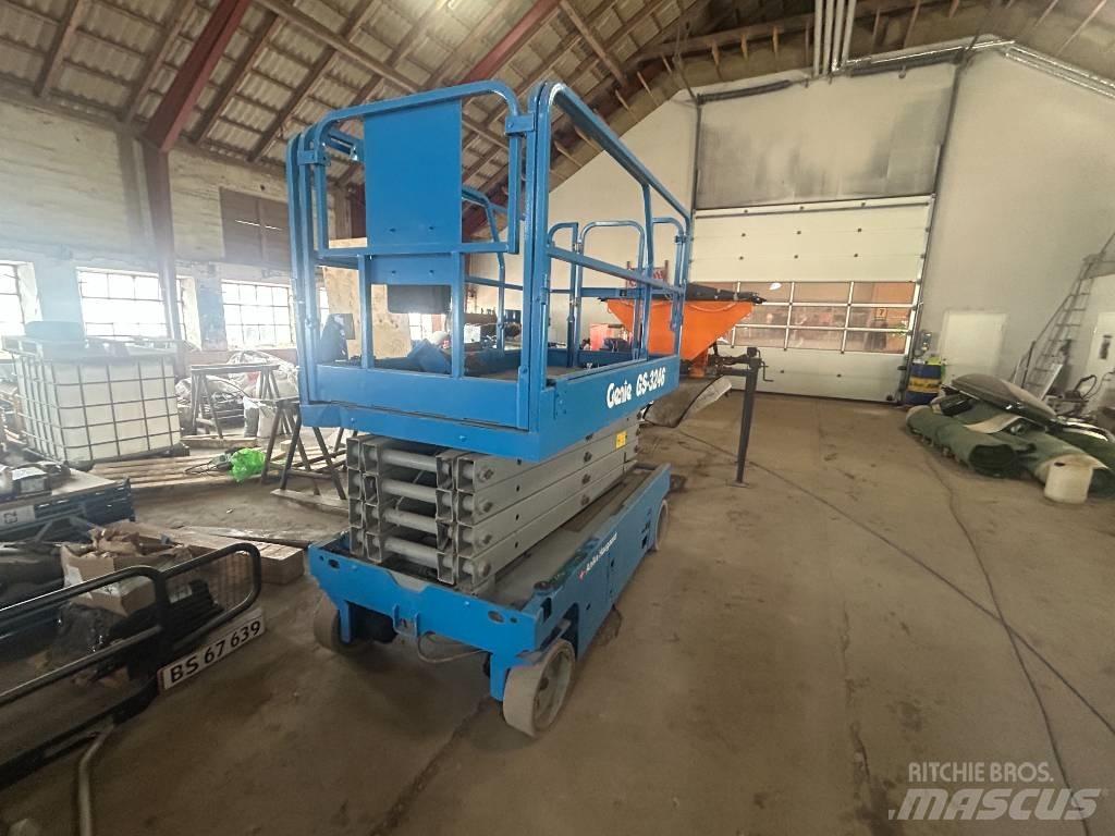 Genie GS3246 シザースリフト