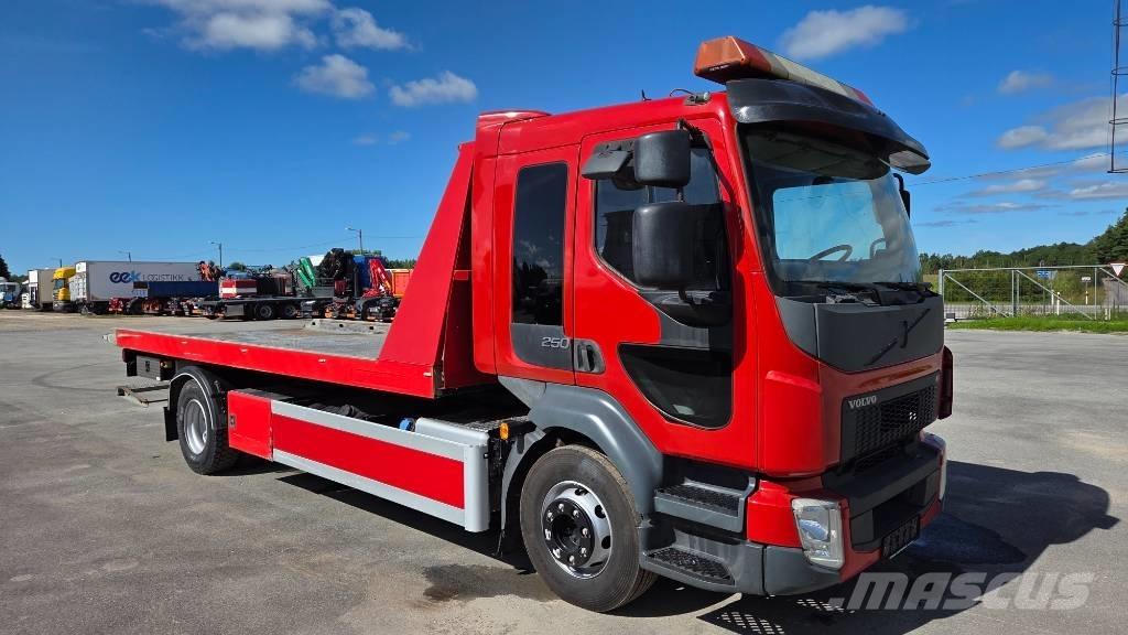 Volvo FL 250 4X2 平ボディー／ウインチトラック