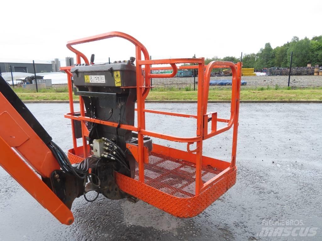 JLG 600 AJ ブームリフト　屈伸型