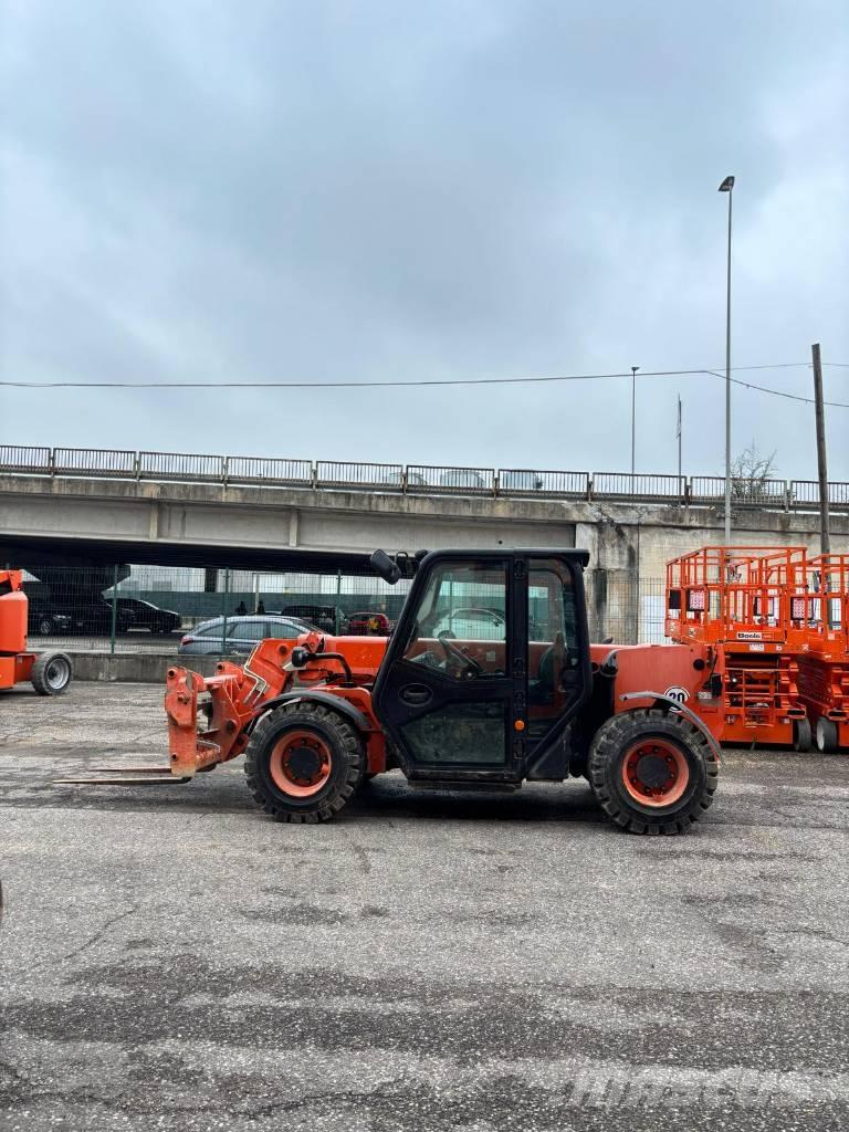 JCB 525-60 テレスコーピックハンドラー