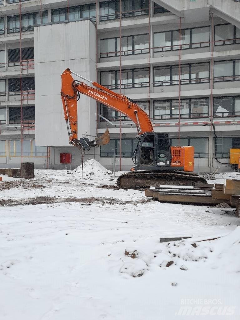  ICE Hitachi 328 B 杭打ち機
