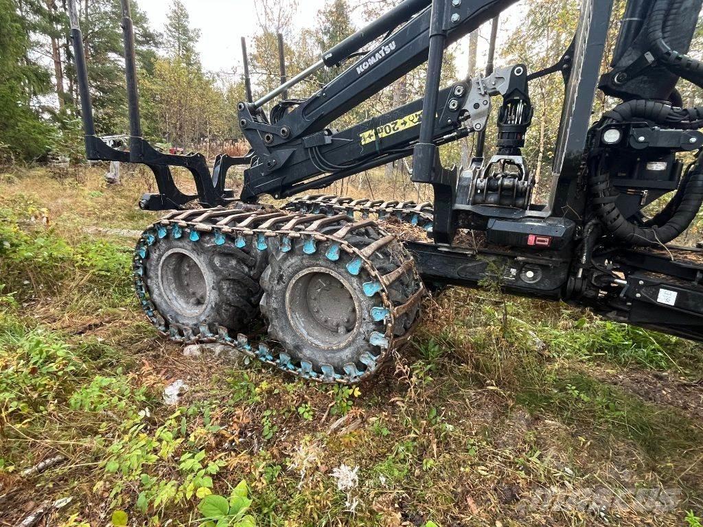 Komatsu 835 フォワーダー