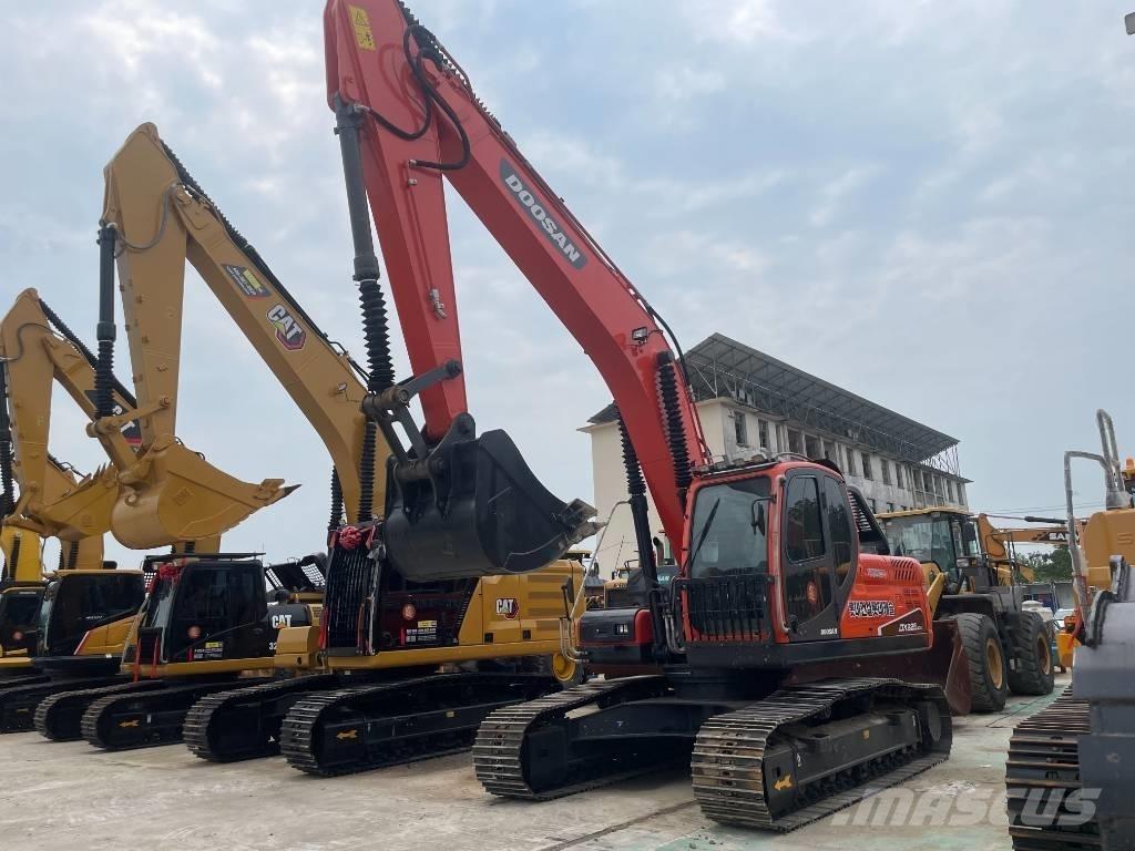 Doosan DX 225 LCA 大型油圧ショベル12t以上（パワーショベル・ユンボ）
