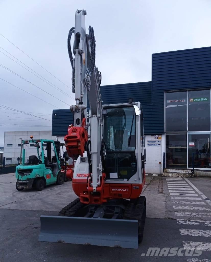 Takeuchi TB 230 ミニ油圧ショベル 7t以下（ミニユンボ・ミニディガー）