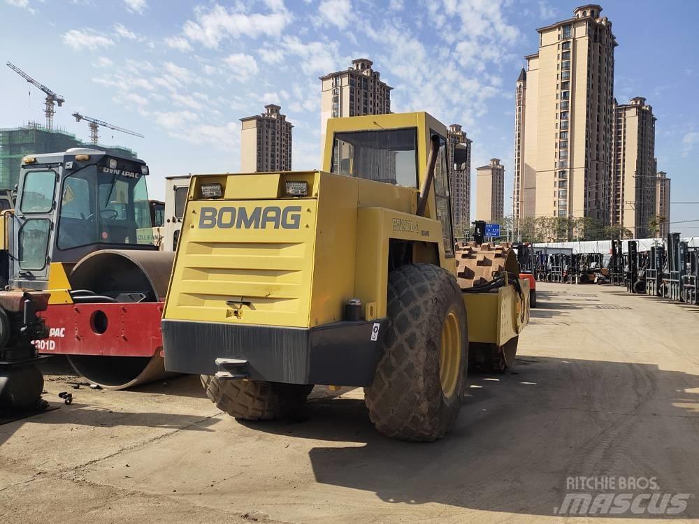 Bomag BW 217 振動ローラ