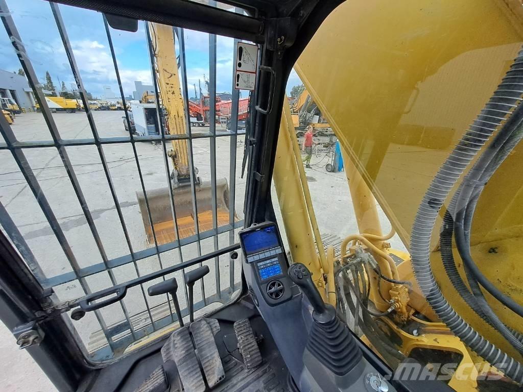 Komatsu HB215LC-2 大型油圧ショベル12t以上（パワーショベル・ユンボ）