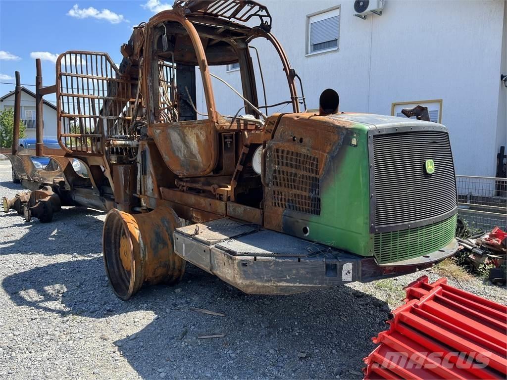 John Deere 1110E フォワーダー
