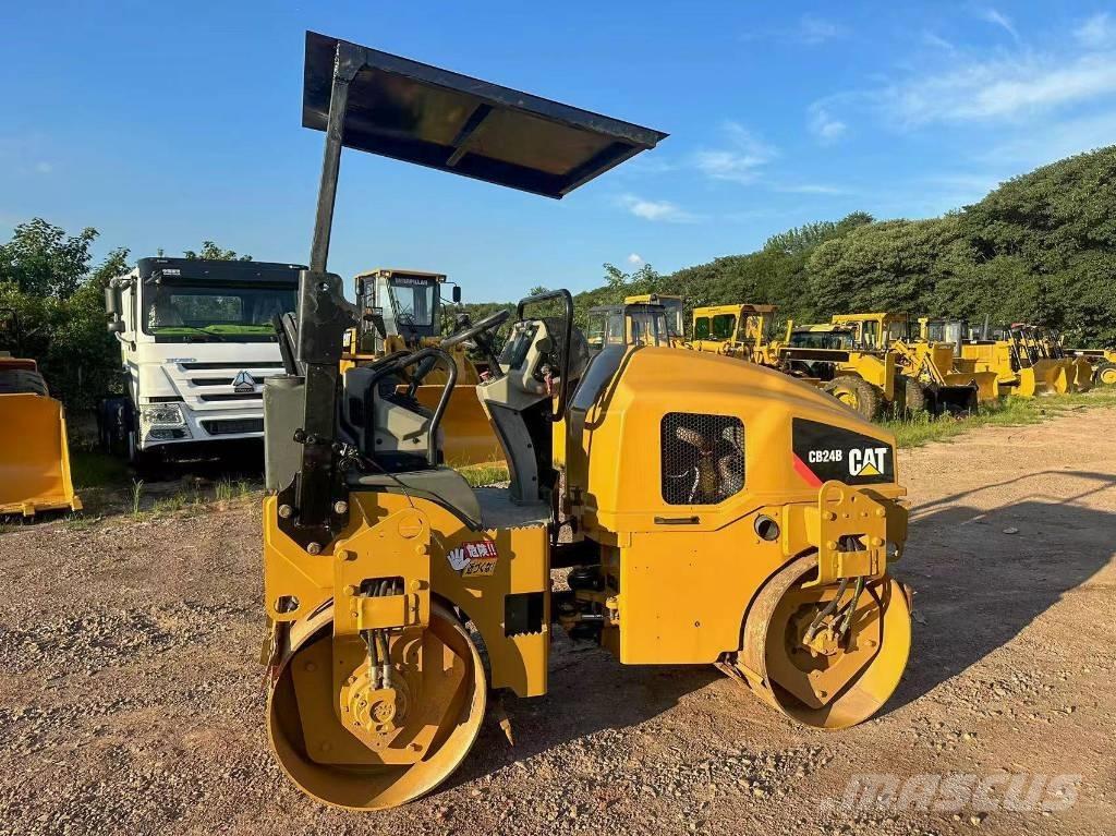 CAT CB 24 B タンデムローラ