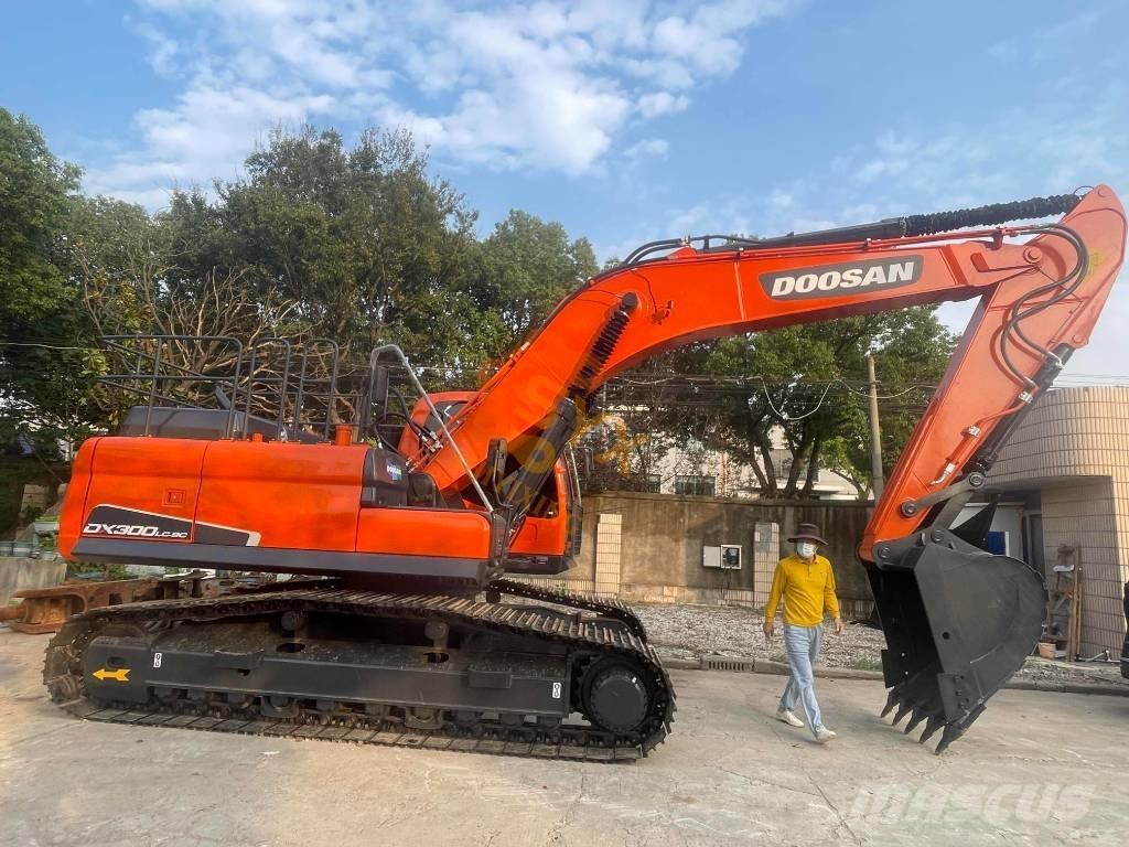 Doosan DX 300 大型油圧ショベル12t以上（パワーショベル・ユンボ）
