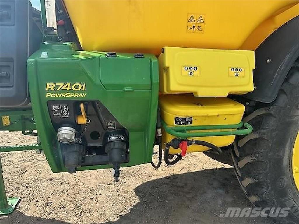 John Deere R740i 牽引型スプレイヤー