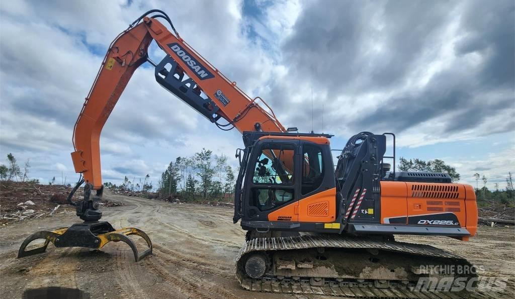 Doosan DX 225 LC-5 大型油圧ショベル12t以上（パワーショベル・ユンボ）