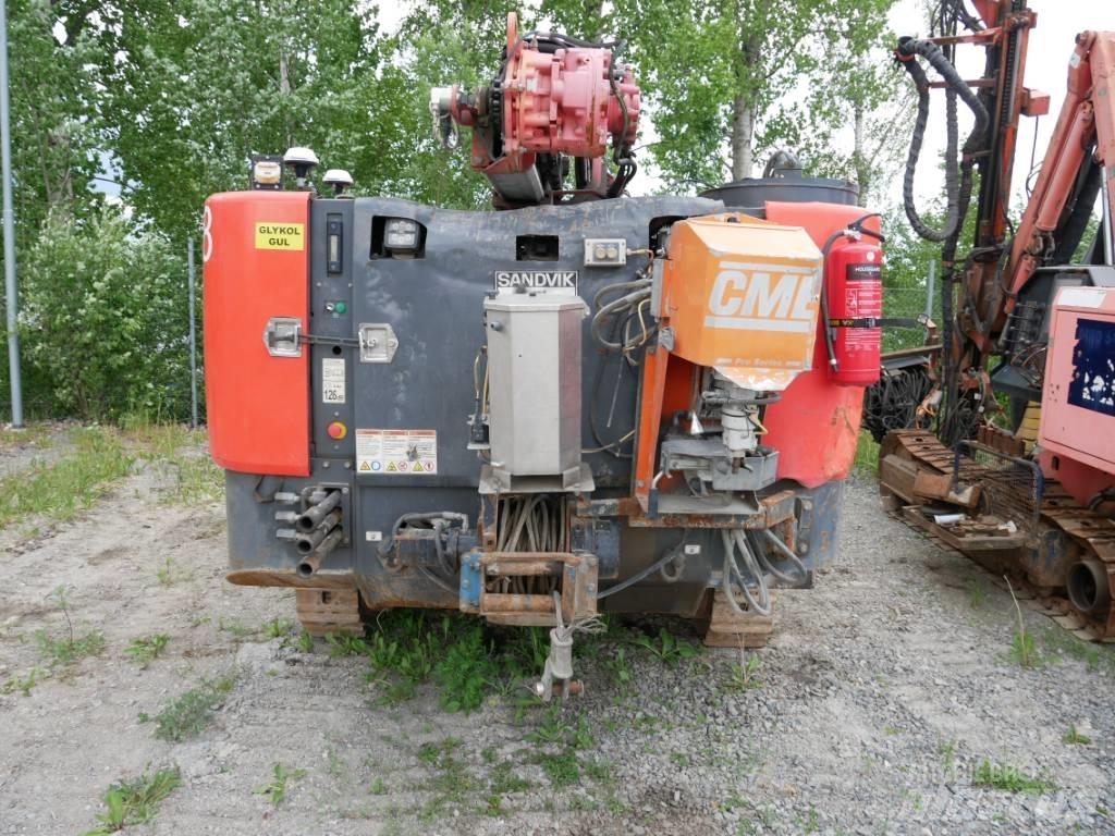 Sandvik DC 400 RI サーフェイスドリルリグ