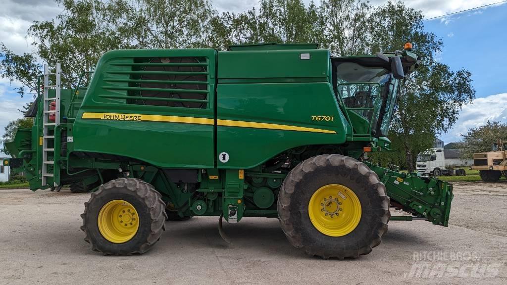 John Deere T 670 i コンバイン