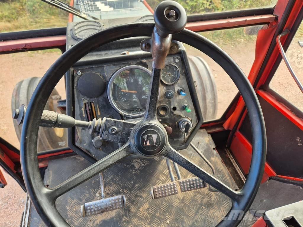 Valmet 805 トラクター
