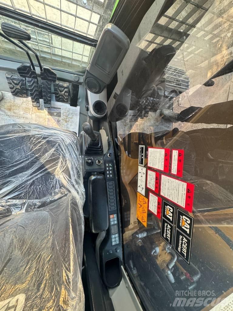 CAT 330 D L 大型油圧ショベル12t以上（パワーショベル・ユンボ）