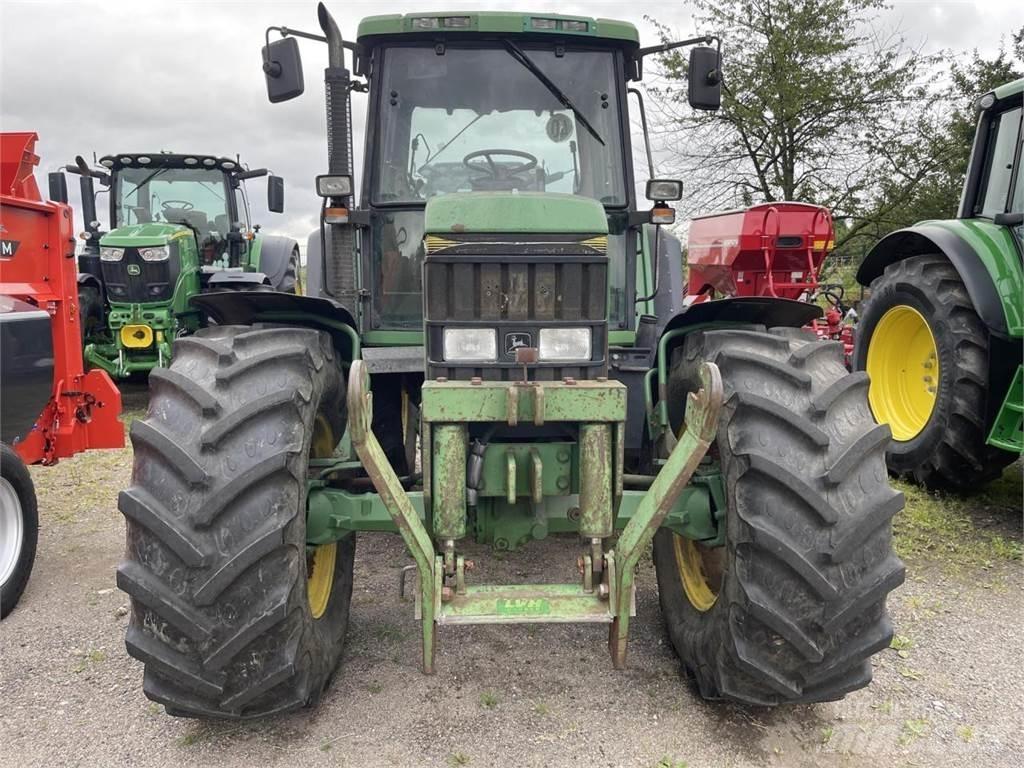 John Deere 6800 トラクター
