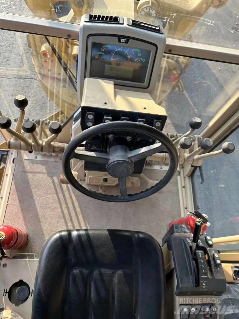 CAT 140 K モーターグレーダー