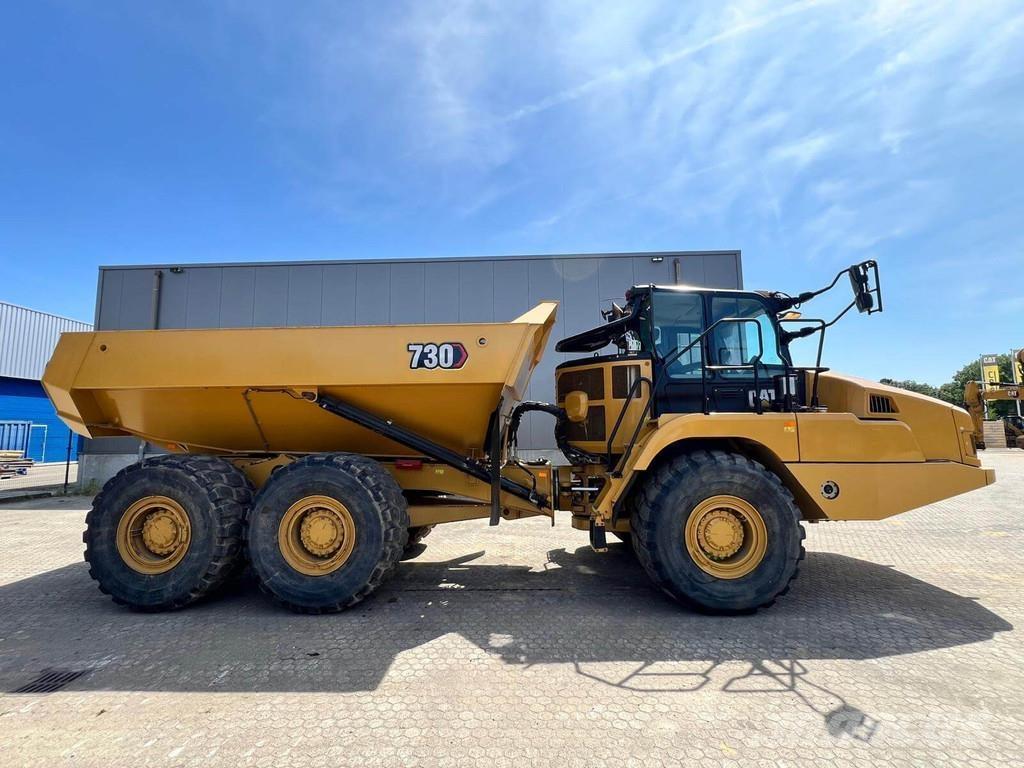 CAT 730 リジットフレーム式ダンプトラック