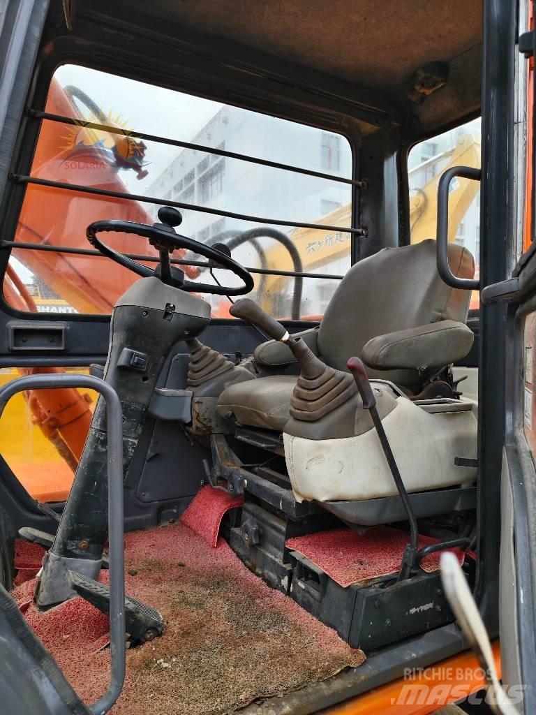 Hitachi EX 100 W D ホイール式油圧ショベル（パワーショベル・ユンボ・バックホー）