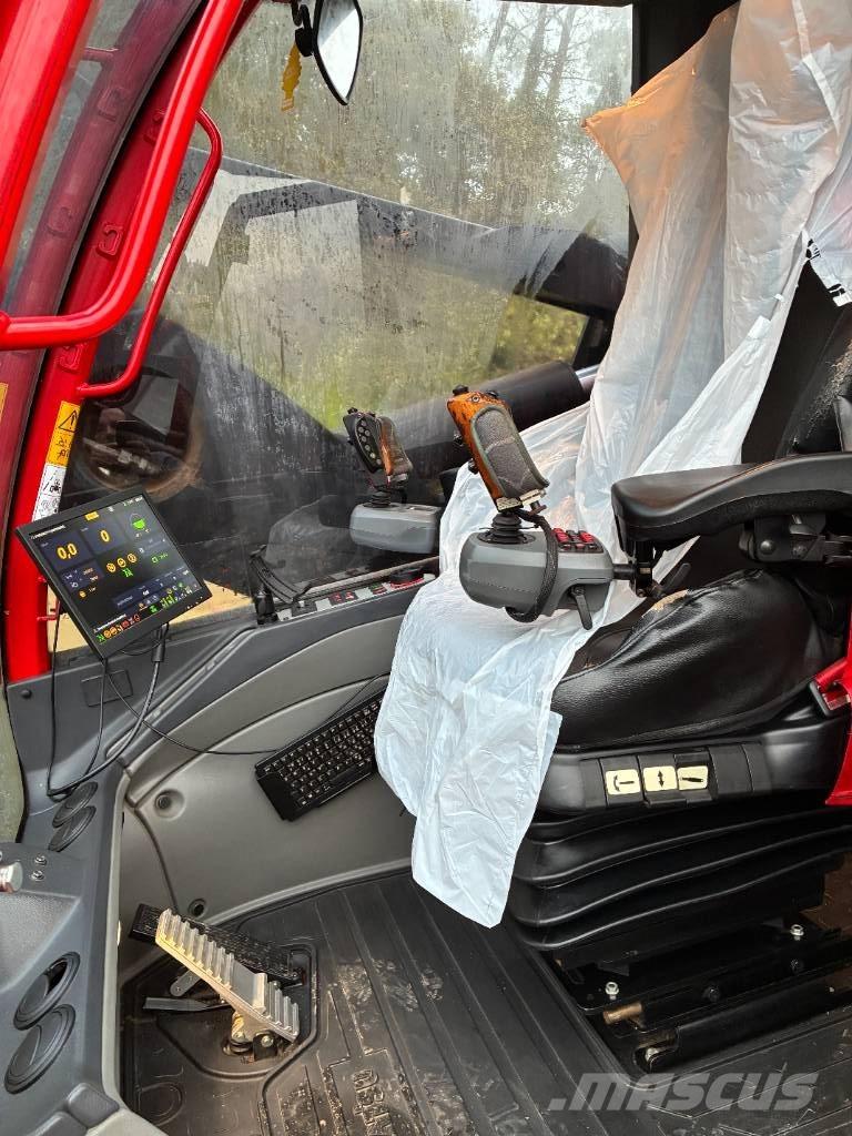 Komatsu 901 ハーベスター