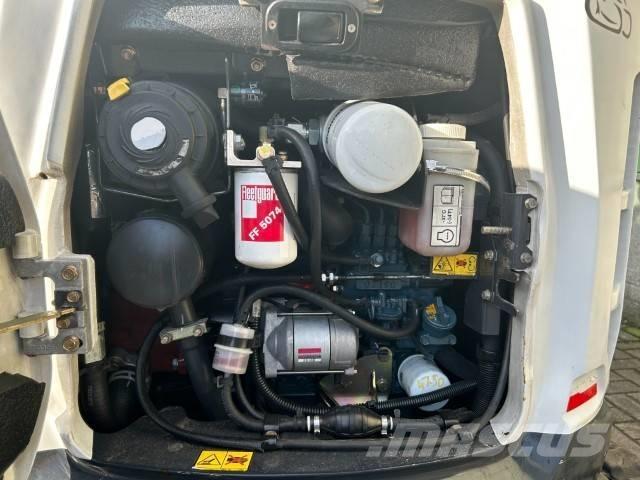 Bobcat E 20 ミニ油圧ショベル 7t以下（ミニユンボ・ミニディガー）