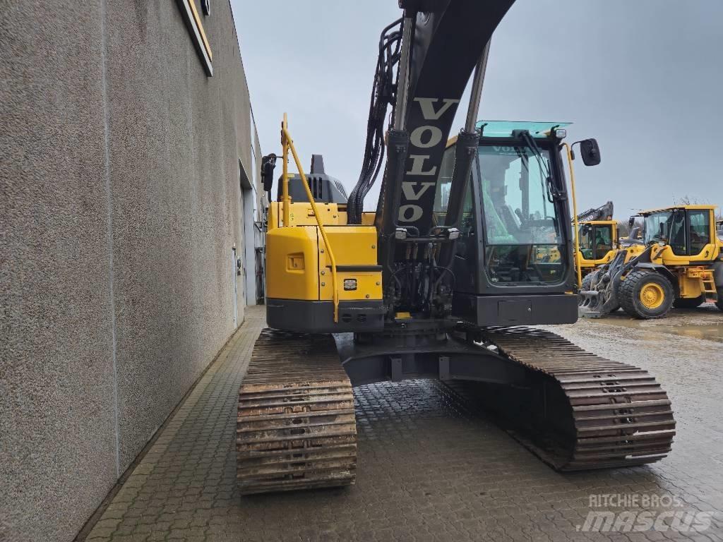 Volvo ECR 235 EL 大型油圧ショベル12t以上（パワーショベル・ユンボ）