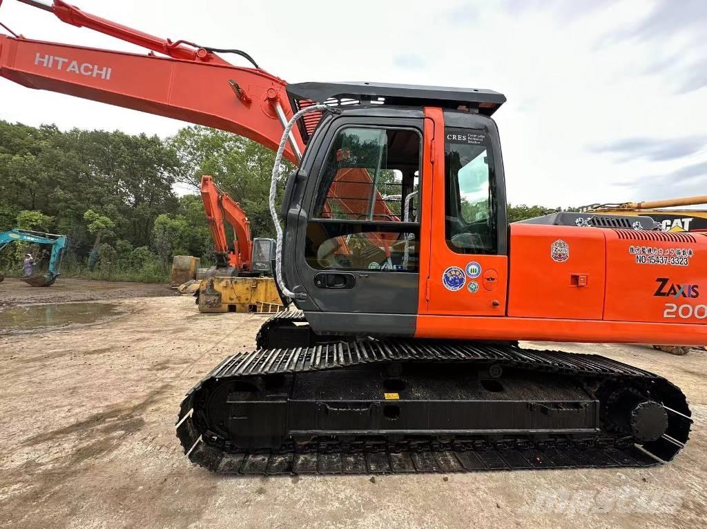 Hitachi ZX 200 ミニ油圧ショベル 7t以下（ミニユンボ・ミニディガー）
