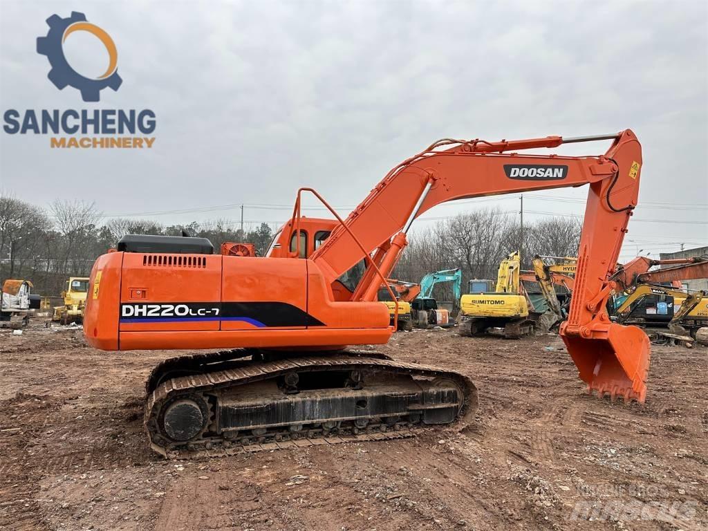 Doosan DX 220 大型油圧ショベル12t以上（パワーショベル・ユンボ）