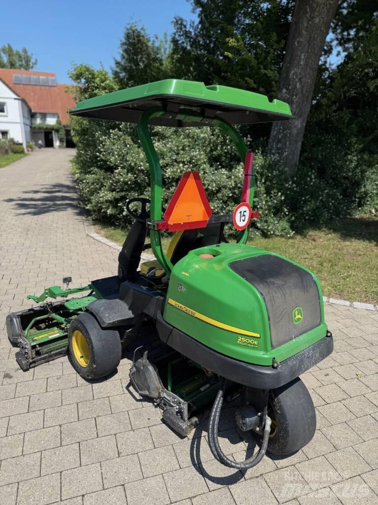 John Deere 2500 E グリーンモア/芝刈り機