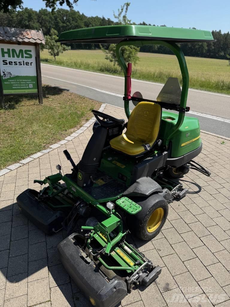 John Deere 2500 E グリーンモア/芝刈り機