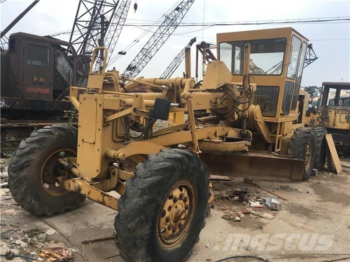 Komatsu GD 623 A モーターグレーダー