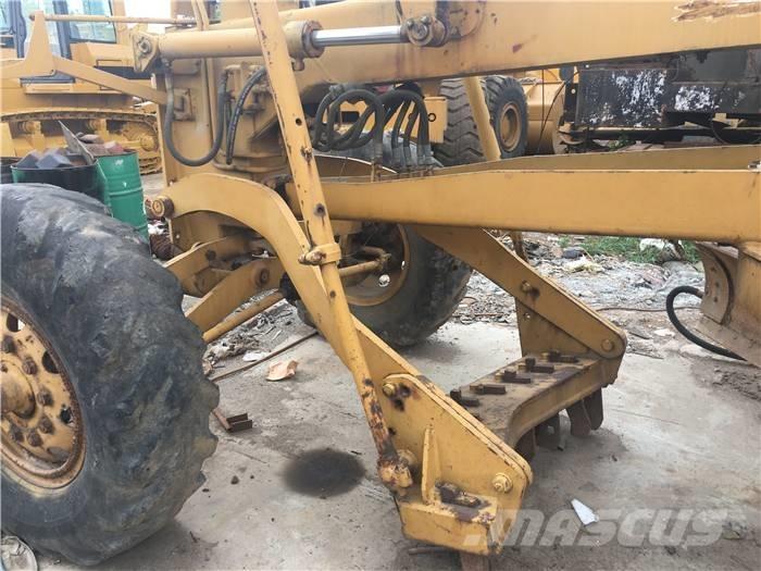 Komatsu GD 623 A モーターグレーダー