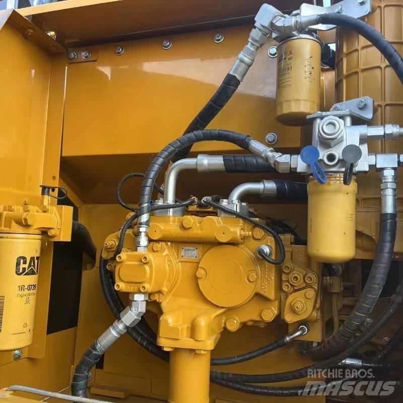 CAT 320 D 大型油圧ショベル12t以上（パワーショベル・ユンボ）