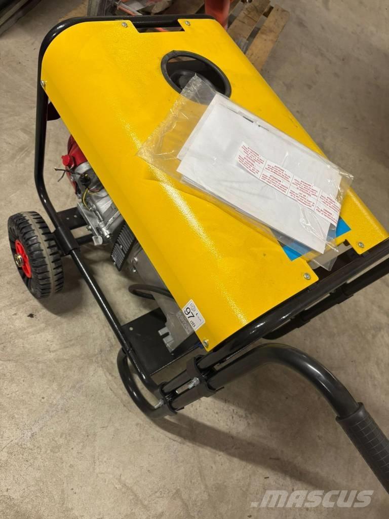 Atlas Copco QEP 8 ガソリン発電機