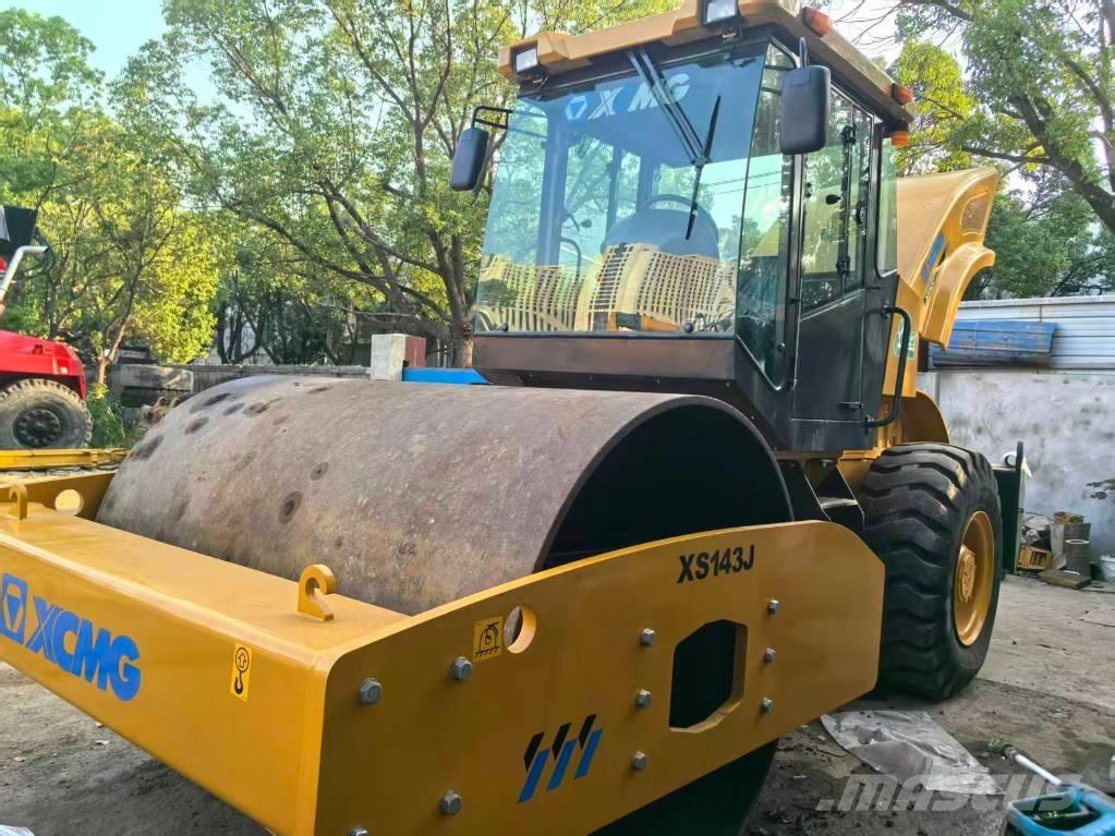 XCMG 142J 振動ローラ