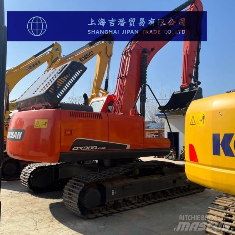 Doosan DX 300 大型油圧ショベル12t以上（パワーショベル・ユンボ）