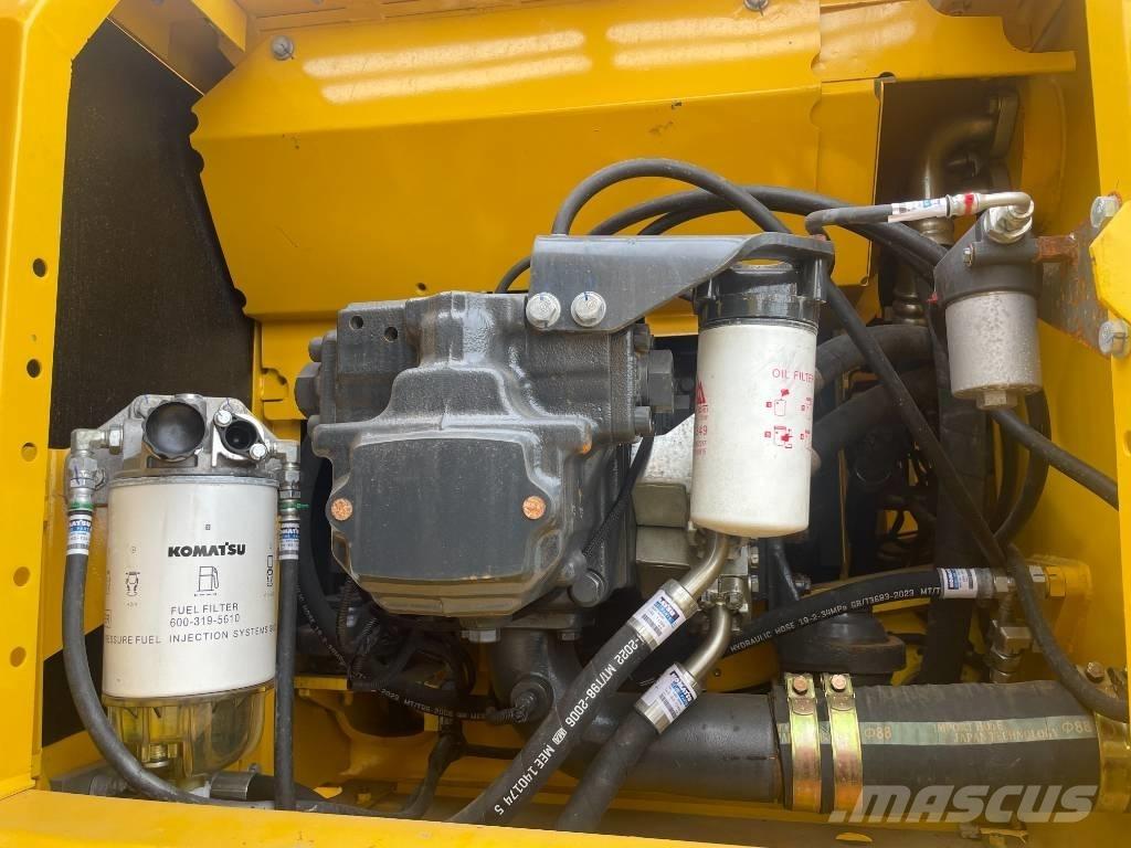 Komatsu PC 220 大型油圧ショベル12t以上（パワーショベル・ユンボ）