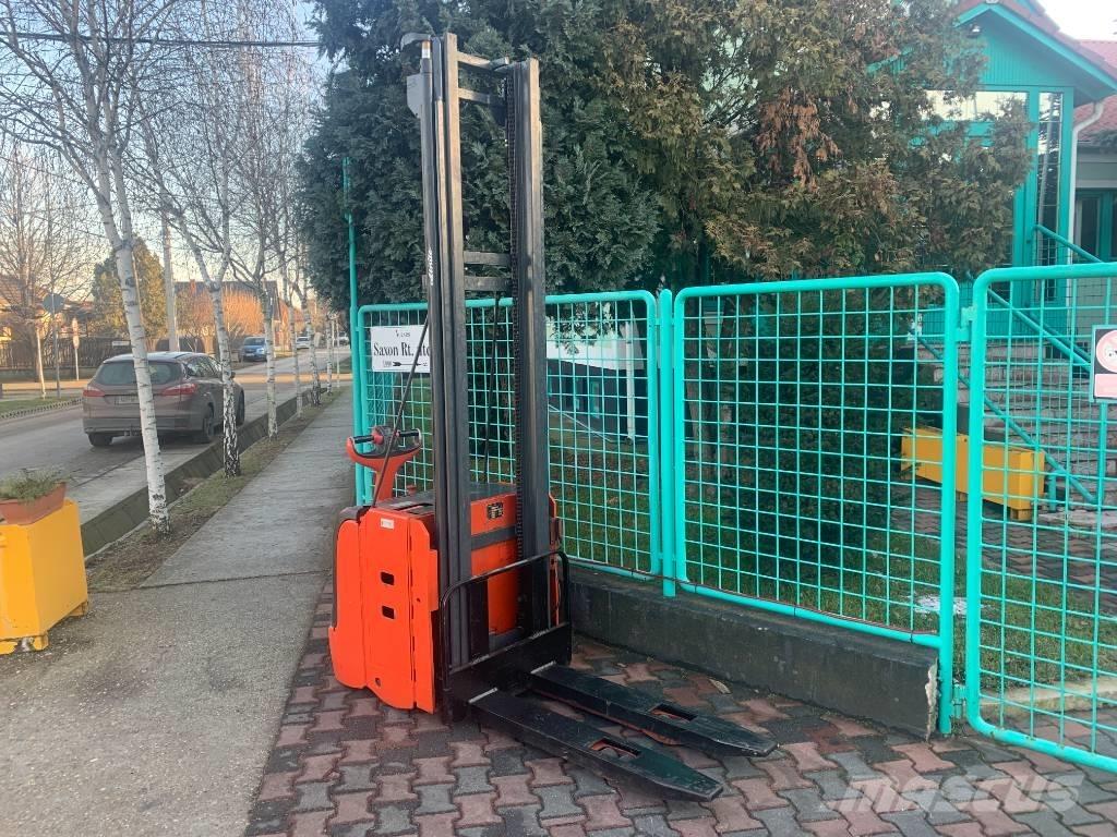 Linde L 20 V-2502 自走式スタッカー