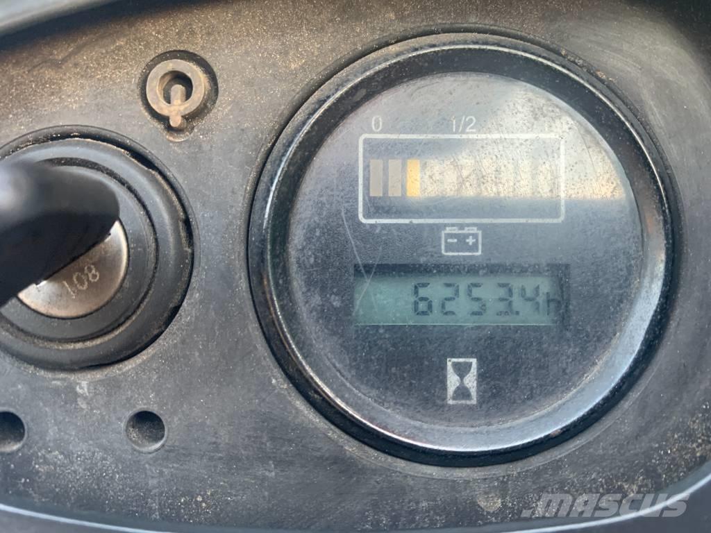 Linde L 20 V-2502 自走式スタッカー