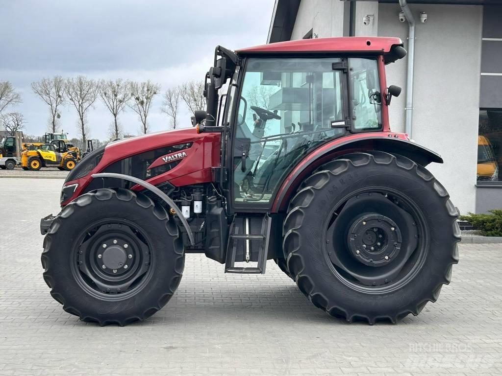 Valtra A 104 トラクター