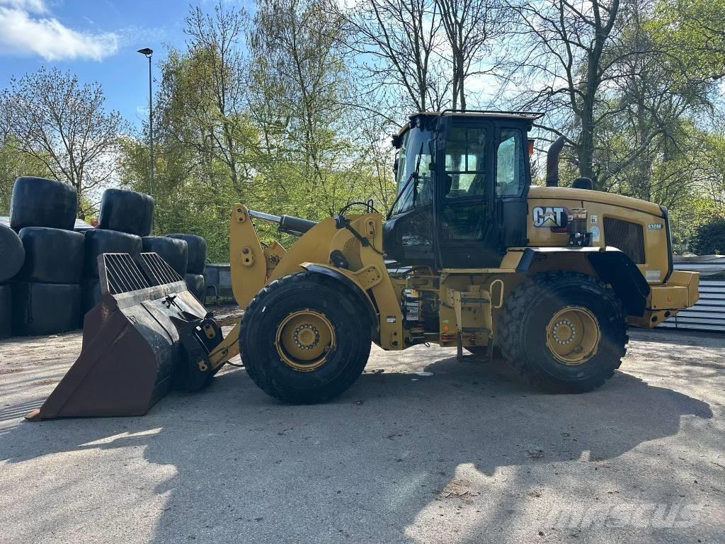 CAT 930M new tires! ホイールローダー・タイヤショベル