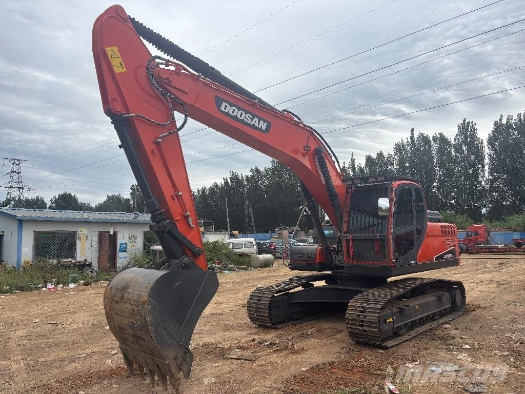 Doosan DX 225 大型油圧ショベル12t以上（パワーショベル・ユンボ）