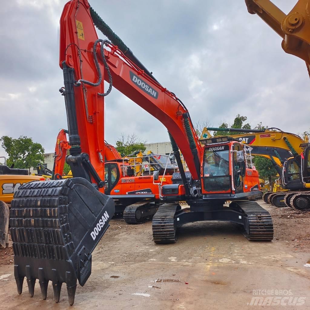 Doosan DX 300 LC 大型油圧ショベル12t以上（パワーショベル・ユンボ）
