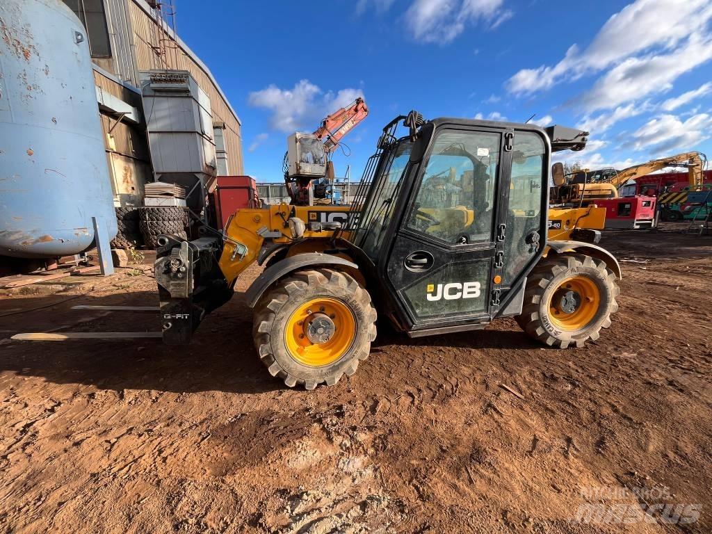 JCB 525-60 Agri plus テレスコーピックハンドラー