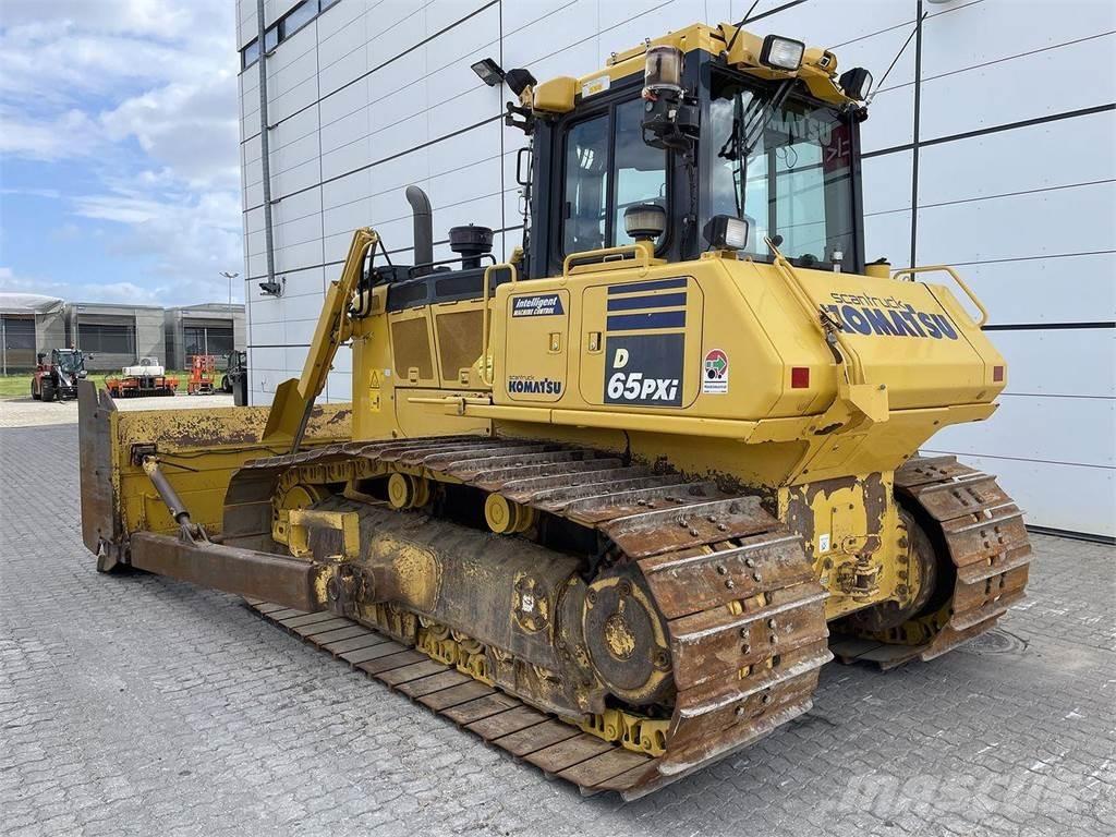 Komatsu D65PXI-18 ブルドーザー