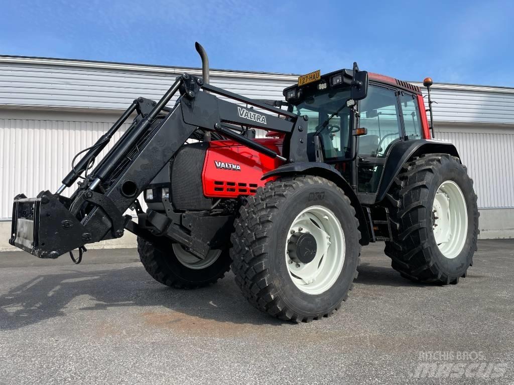 Valtra X 120 トラクター