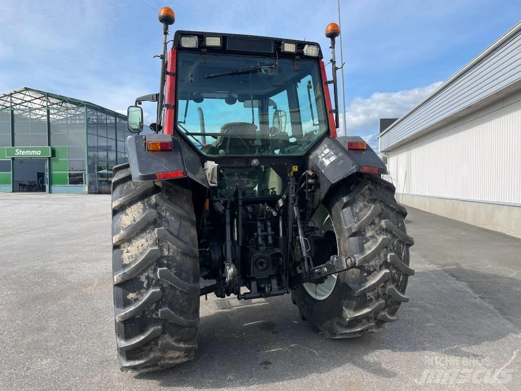 Valtra X 120 トラクター
